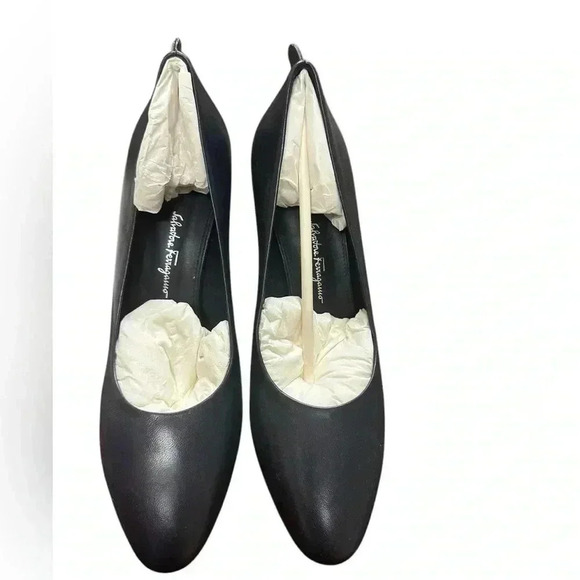 Salvatore Ferragamo Navy Blue Judy Leather Heel size 7 - Picture 5 of 6